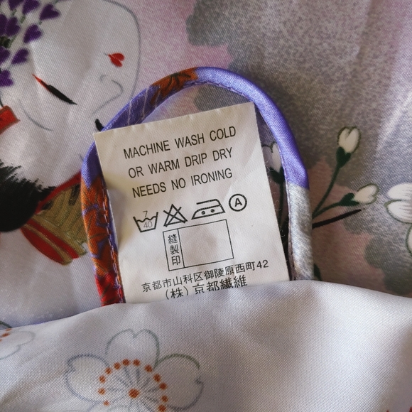 Kimono Style Japanese Robe - Picture 13 of 14